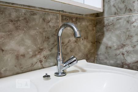 Torneira pia de apartamento para alugar com 2 quartos, 82m² em Tijuca, Rio de Janeiro