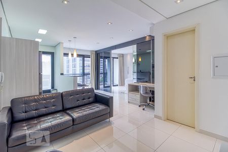 Sala de apartamento para alugar com 1 quarto, 70m² em Vila Olimpia, São Paulo