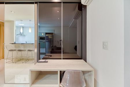 Sala de apartamento para alugar com 1 quarto, 70m² em Vila Olimpia, São Paulo