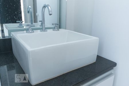 Apartamento para alugar com 78m², 1 quarto e 1 vaga Apartamento para alugar com 78m², 1 quarto e 1 vagaDetalhe do banheiro da suíte