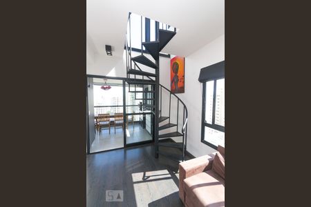 Apartamento para alugar com 78m², 1 quarto e 1 vaga Apartamento para alugar com 78m², 1 quarto e 1 vagaEscada