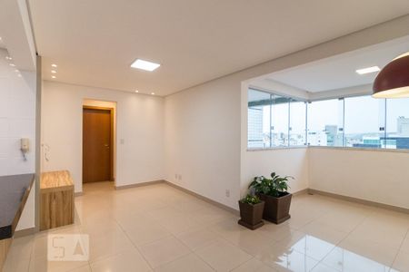 Apartamento para alugar com 65m², 2 quartos e 2 vagasSala