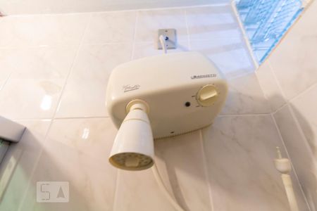 Banheiro social de casa para alugar com 2 quartos, 78m² em Chácara Inglesa, São Paulo