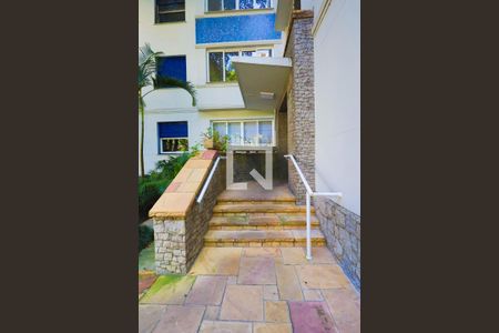 Apartamento para alugar com 130m², 3 quartos e 1 vaga Apartamento para alugar com 130m², 3 quartos e 1 vagaEntrada
