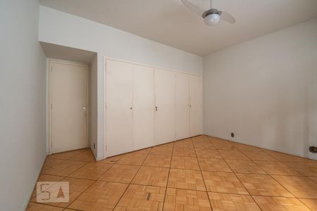Apartamento à venda com 380m², 4 quartos e 2 vagas Apartamento à venda com 380m², 4 quartos e 2 vagasQuarto 3