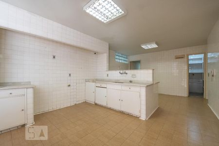 Apartamento à venda com 380m², 4 quartos e 2 vagas Apartamento à venda com 380m², 4 quartos e 2 vagasCozinha