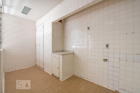 Apartamento à venda com 380m², 4 quartos e 2 vagas Apartamento à venda com 380m², 4 quartos e 2 vagasCozinha