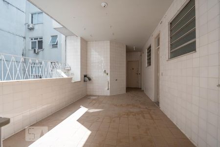 Apartamento à venda com 380m², 4 quartos e 2 vagas Apartamento à venda com 380m², 4 quartos e 2 vagasÁrea de serviço
