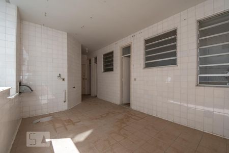 Apartamento à venda com 380m², 4 quartos e 2 vagas Apartamento à venda com 380m², 4 quartos e 2 vagasÁrea de serviço