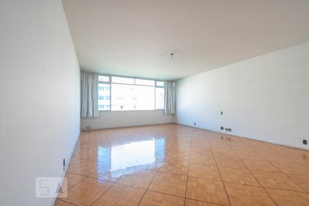 Apartamento à venda com 380m², 4 quartos e 2 vagas Apartamento à venda com 380m², 4 quartos e 2 vagasSuíte