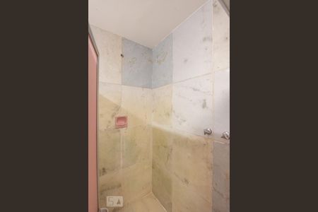 Apartamento à venda com 380m², 4 quartos e 2 vagas Apartamento à venda com 380m², 4 quartos e 2 vagasBanheiro da suíte