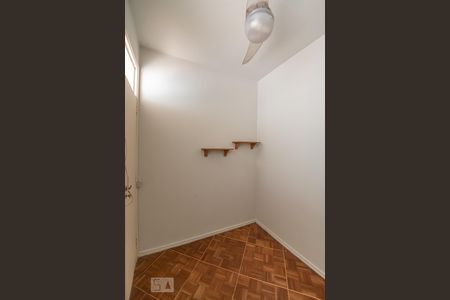 Apartamento à venda com 380m², 4 quartos e 2 vagas Apartamento à venda com 380m², 4 quartos e 2 vagasQuarto de serviço 1