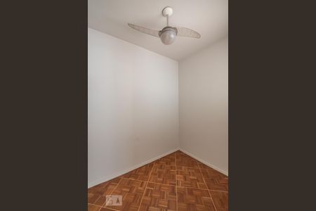 Apartamento à venda com 380m², 4 quartos e 2 vagas Apartamento à venda com 380m², 4 quartos e 2 vagasQuarto de serviço 1