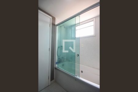 Apartamento à venda com 68m², 1 quarto e 2 vagasBanheiro suíte