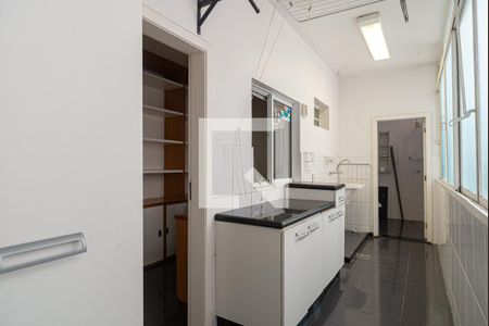 Apartamento à venda com 200m², 3 quartos e 1 vagaÁrea de Serviço