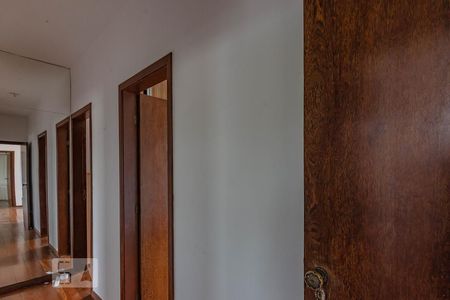 Corredor de apartamento para alugar com 4 quartos, 105m² em Sion, Belo Horizonte