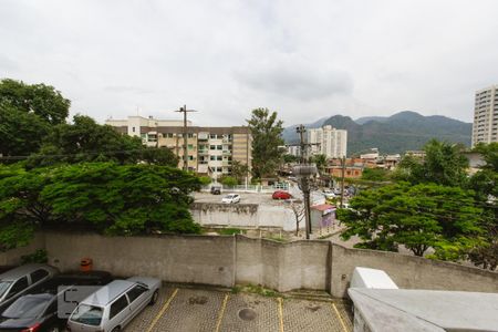 Vista Quarto 1 de apartamento para alugar com 3 quartos, 65m² em Jacarepaguá, Rio de Janeiro
