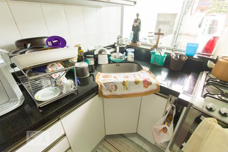 Casa à venda com 125m², 2 quartos e 2 vagas Casa à venda com 125m², 2 quartos e 2 vagasCozinha