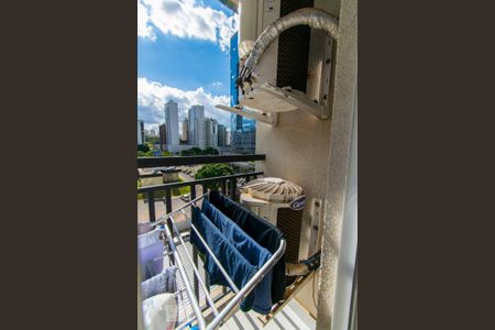 Apartamento à venda com 70m², 2 quartos e 1 vaga Apartamento à venda com 70m², 2 quartos e 1 vagaVaranda do Quarto Suíte 01