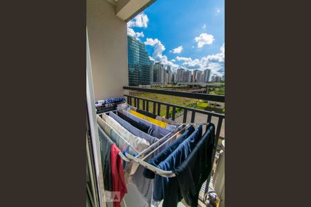 Apartamento à venda com 70m², 2 quartos e 1 vaga Apartamento à venda com 70m², 2 quartos e 1 vagaVaranda no Quarto Suíte 01