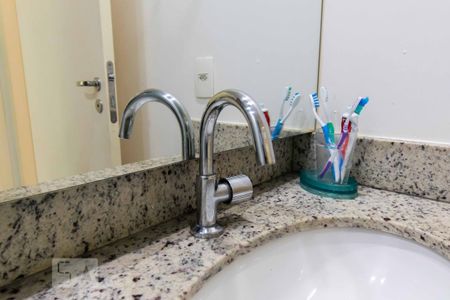 Apartamento à venda com 70m², 2 quartos e 1 vaga Apartamento à venda com 70m², 2 quartos e 1 vagaPia do Banheiro Social 01
