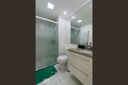 Apartamento à venda com 70m², 2 quartos e 1 vaga Apartamento à venda com 70m², 2 quartos e 1 vagaBanheiro Suíte 02