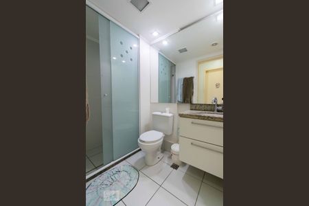 Apartamento à venda com 70m², 2 quartos e 1 vaga Apartamento à venda com 70m², 2 quartos e 1 vagaBanheiro Social 01