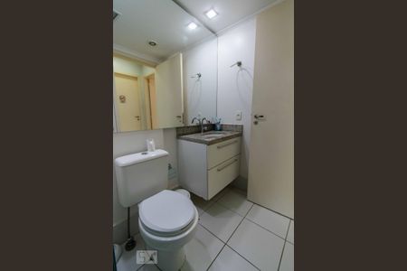 Apartamento à venda com 70m², 2 quartos e 1 vaga Apartamento à venda com 70m², 2 quartos e 1 vagaBanheiro Social 01