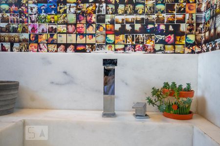 Banheiro de apartamento à venda com 2 quartos, 80m² em Mirandópolis, São Paulo