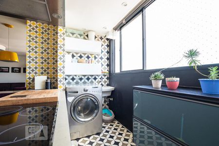 Apartamento à venda com 80m², 2 quartos e 1 vaga Apartamento à venda com 80m², 2 quartos e 1 vagaÁrea de Serviço