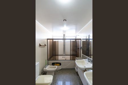 Apartamento à venda com 340m², 4 quartos e 4 vagasBanheiro Suíte 4