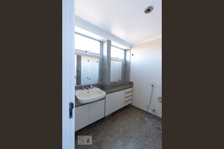 Apartamento à venda com 340m², 4 quartos e 4 vagasBanheiro Suíte 1