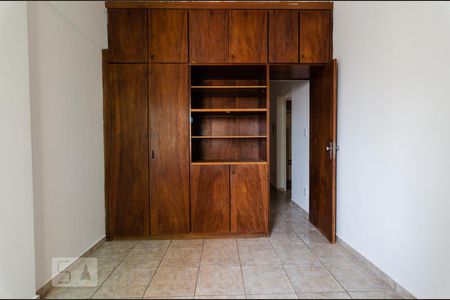 Apartamento à venda com 74m², 1 quarto e 1 vagaQuarto