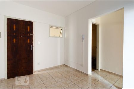 Apartamento à venda com 74m², 1 quarto e 1 vagaSala