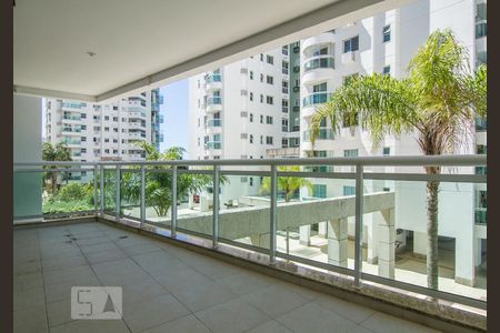 Varanda de apartamento para alugar com 3 quartos, 108m² em Barra da Tijuca, Rio de Janeiro