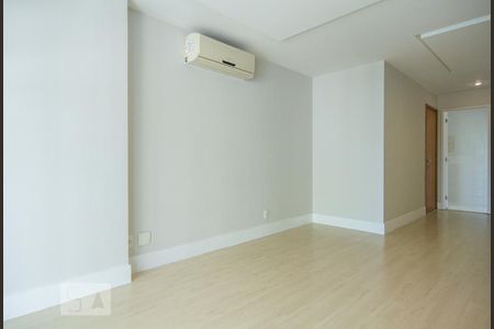 Sala de apartamento para alugar com 3 quartos, 108m² em Barra da Tijuca, Rio de Janeiro