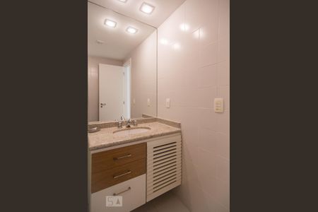 Apartamento para alugar com 108m², 3 quartos e 2 vagas Apartamento para alugar com 108m², 3 quartos e 2 vagasBanheiro Social