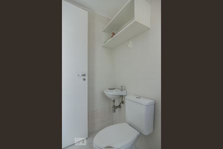 Apartamento para alugar com 108m², 3 quartos e 2 vagas Apartamento para alugar com 108m², 3 quartos e 2 vagasBanheiro de Serviço