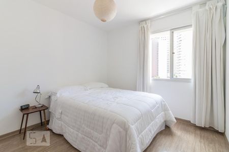 Quarto 1 de apartamento para alugar com 2 quartos, 57m² em Centro, Curitiba