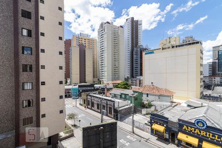 Vista quarto 1 de apartamento para alugar com 2 quartos, 57m² em Centro, Curitiba
