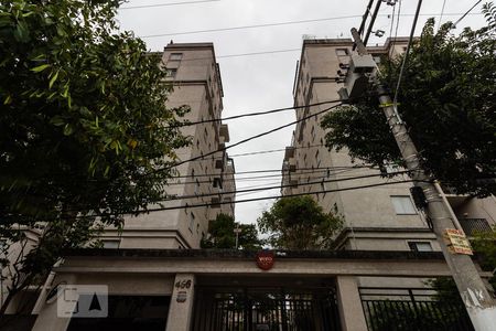 Apartamento à venda com 50m², 2 quartos e 1 vaga Apartamento à venda com 50m², 2 quartos e 1 vagaFachada