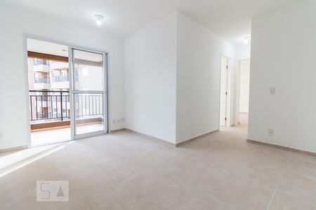 Sala de apartamento para alugar com 2 quartos, 61m² em Jardim Tupanci, Barueri