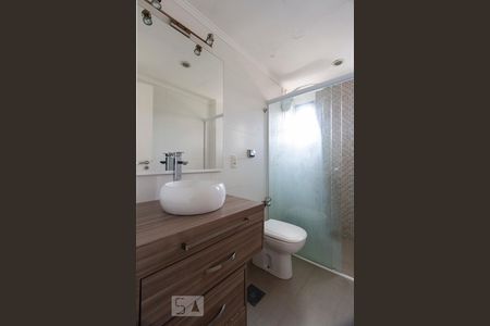 Banheiro social de apartamento à venda com 2 quartos, 60m² em Planalto Paulista, São Paulo