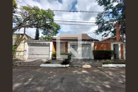 Casa à venda com 500m², 6 quartos e 6 vagasFachada - Plaquinha instalada