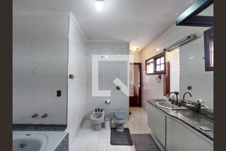 Casa à venda com 500m², 6 quartos e 6 vagasBanheiro 3