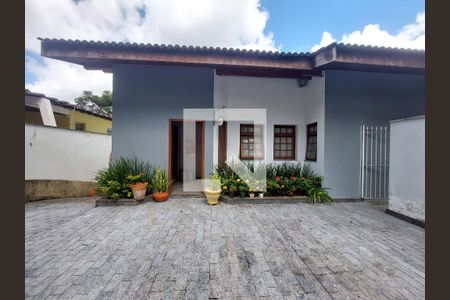 Casa à venda com 500m², 6 quartos e 6 vagasGaragem 1 Escreva qual o cômodo