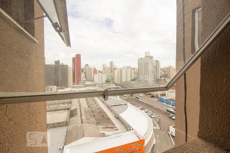 Vista - sala de apartamento para alugar com 1 quarto, 36m² em Centro, Curitiba