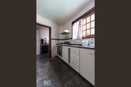 Casa à venda com 300m², 4 quartos e 4 vagasCozinha