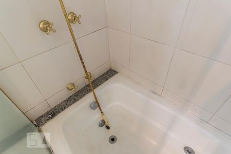 Casa à venda com 300m², 4 quartos e 4 vagasBanheiro suíte 1