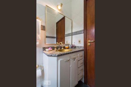 Banheiro de casa à venda com 4 quartos, 300m² em Lapa, São Paulo